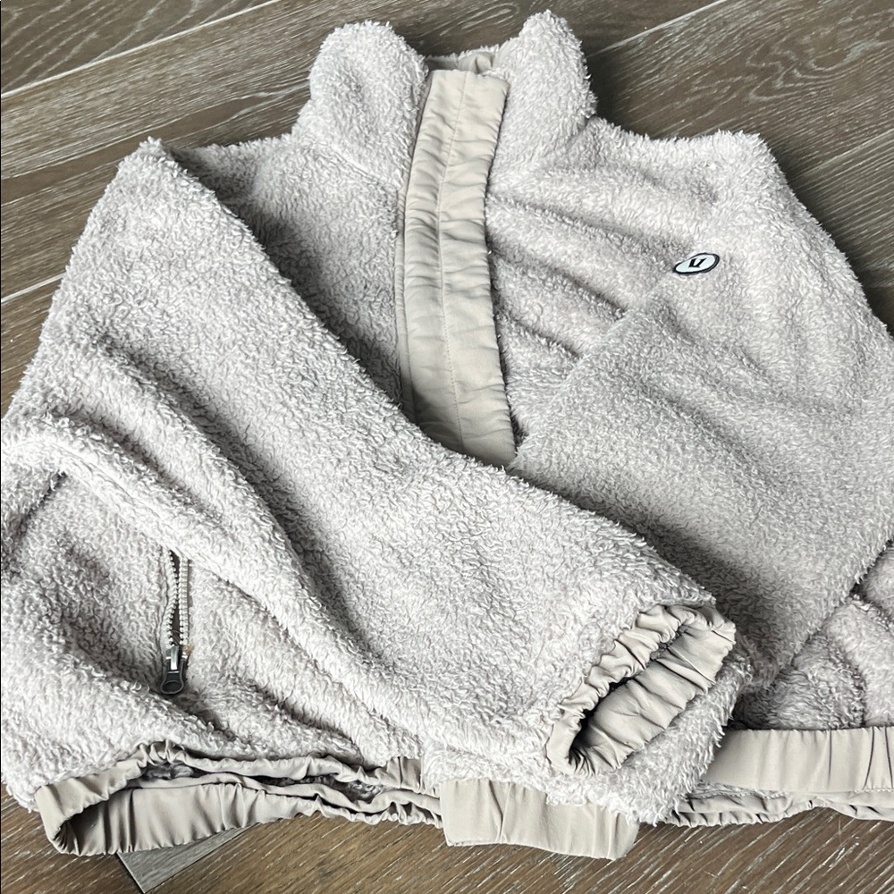 Vuori Women's Cowl Neck Sherpa Sweater in Cream/tan